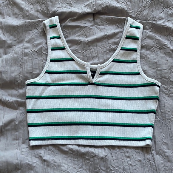 Notch front tank | Striped Crop Top - Picture 2 of 5